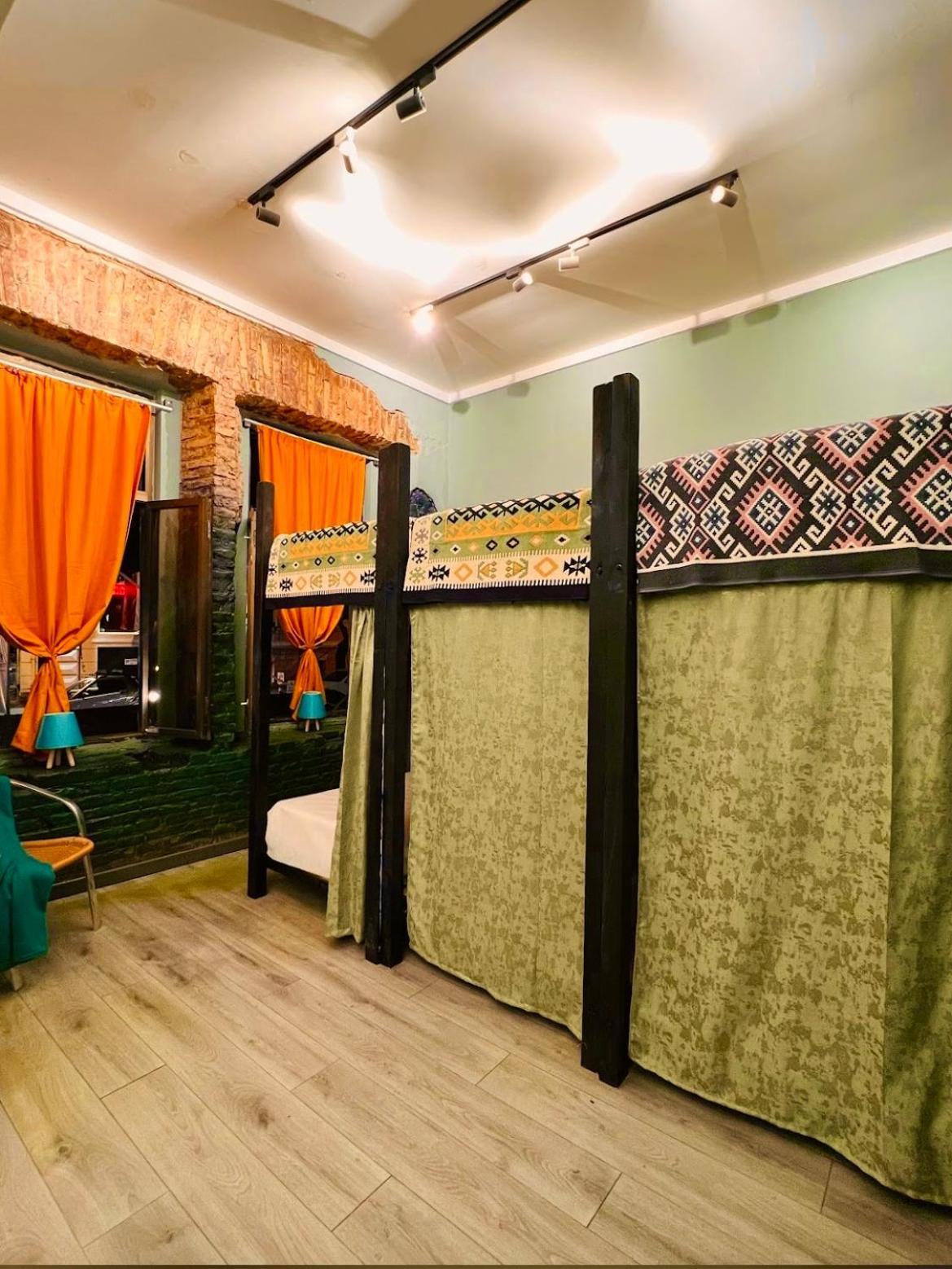 Communication Hostel Батуми Екстериор снимка